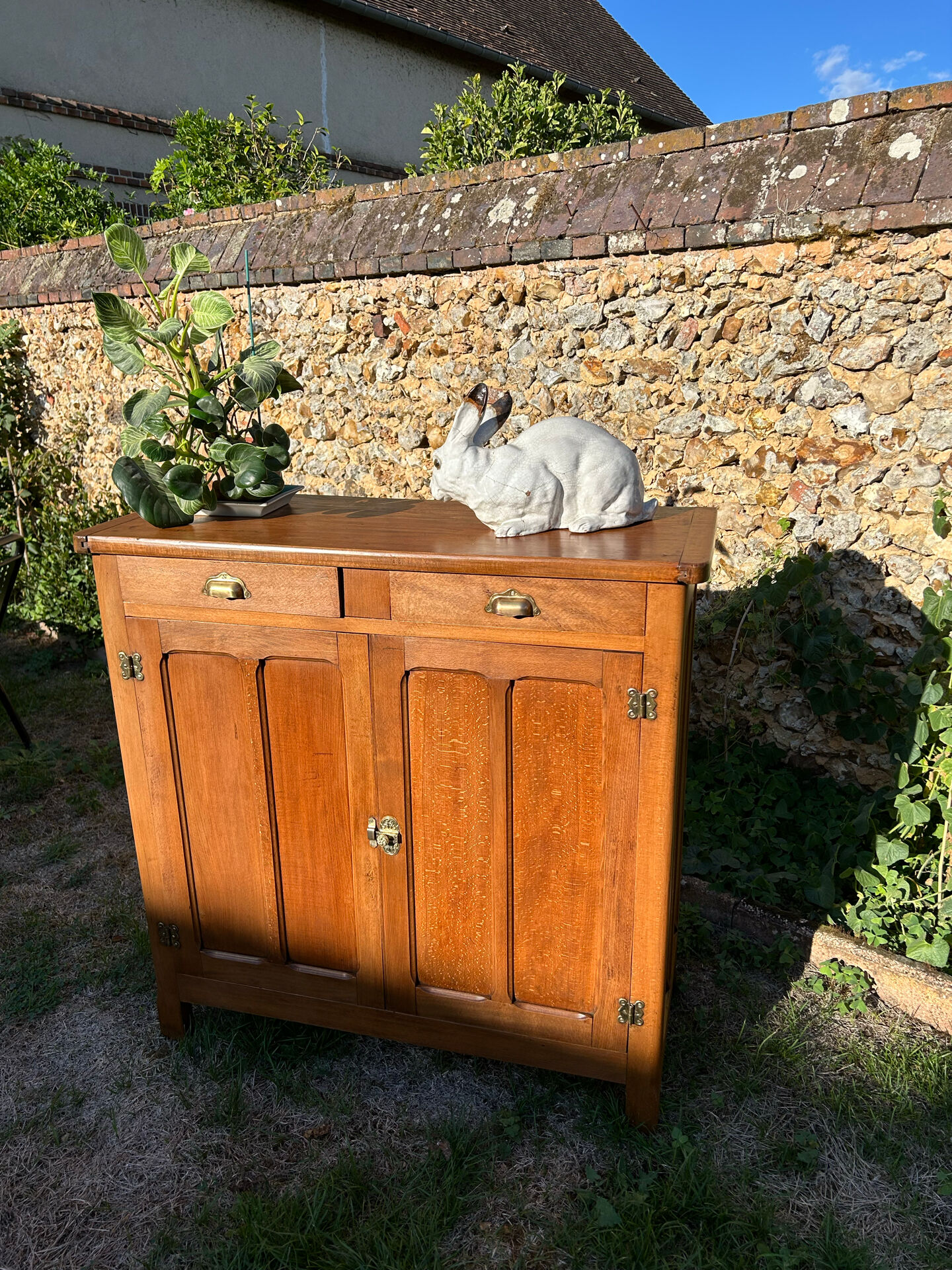 Vintage Parisian buffet in solid beech, hazelnut colour.