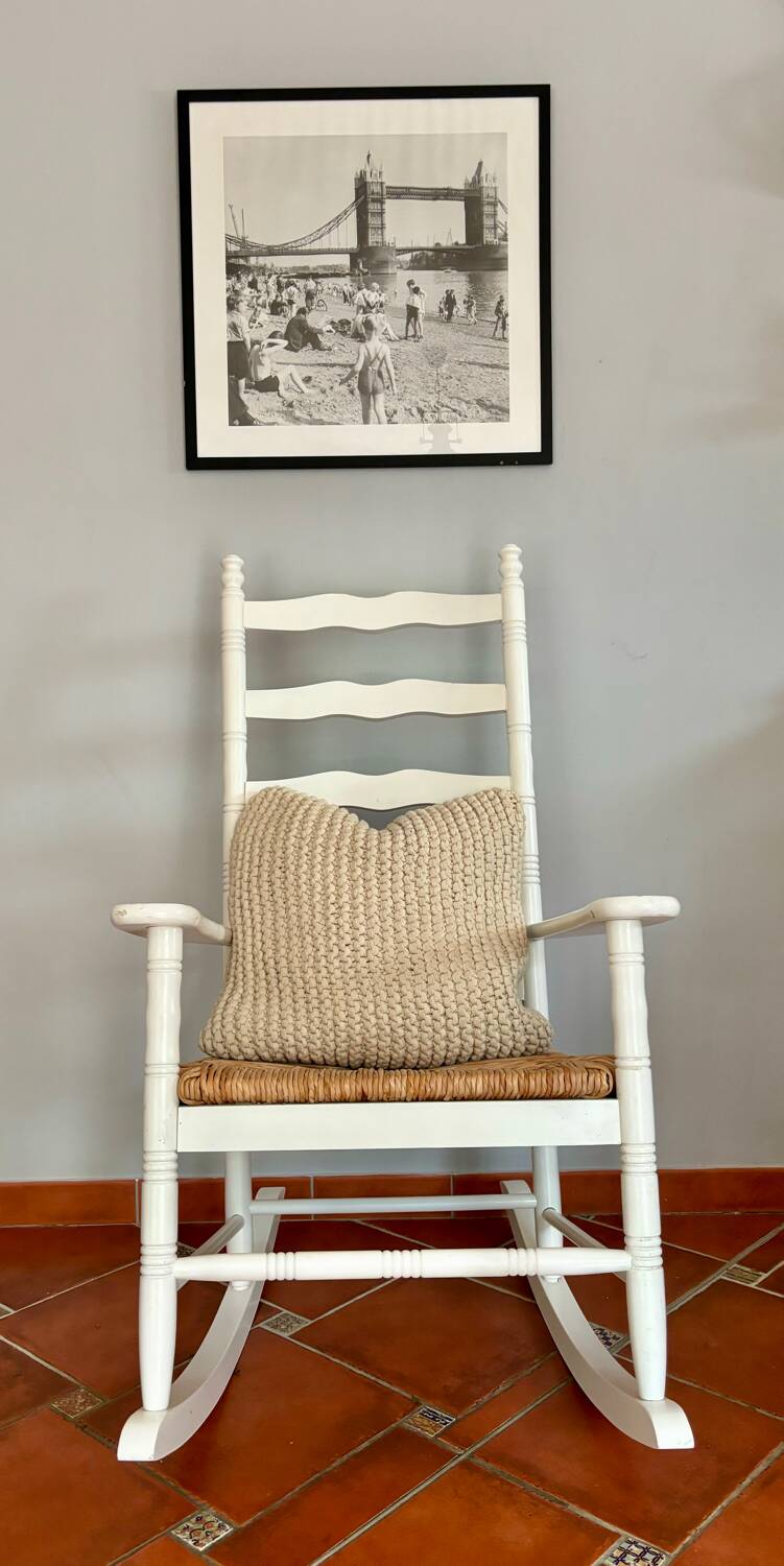 Chaise berçant rustique