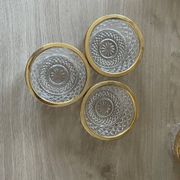 Saladier et coupelles en verre taillé et laiton