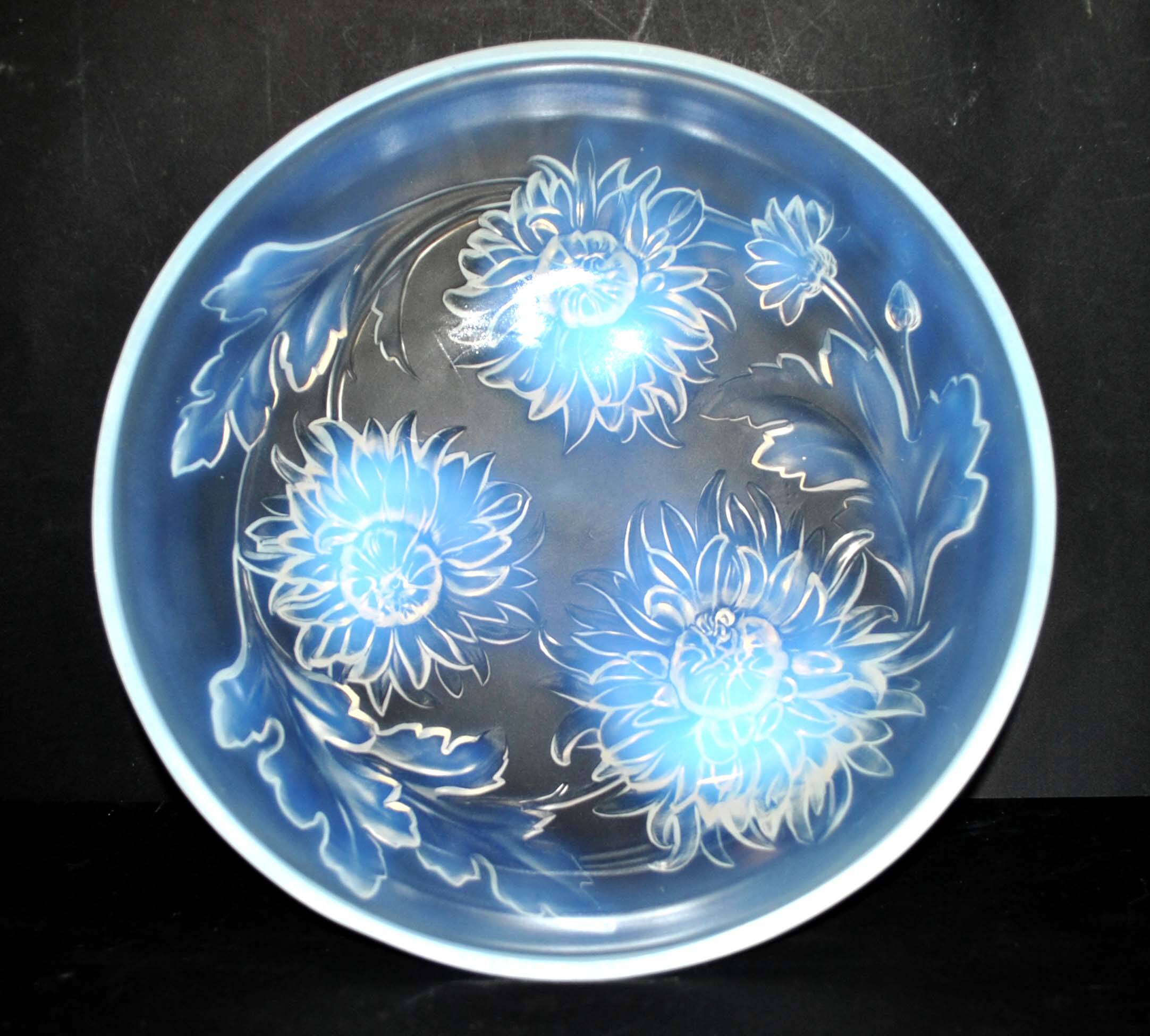 Art deco "dahlia" basin cup in opalescent glass sabino etling verlys? 1920