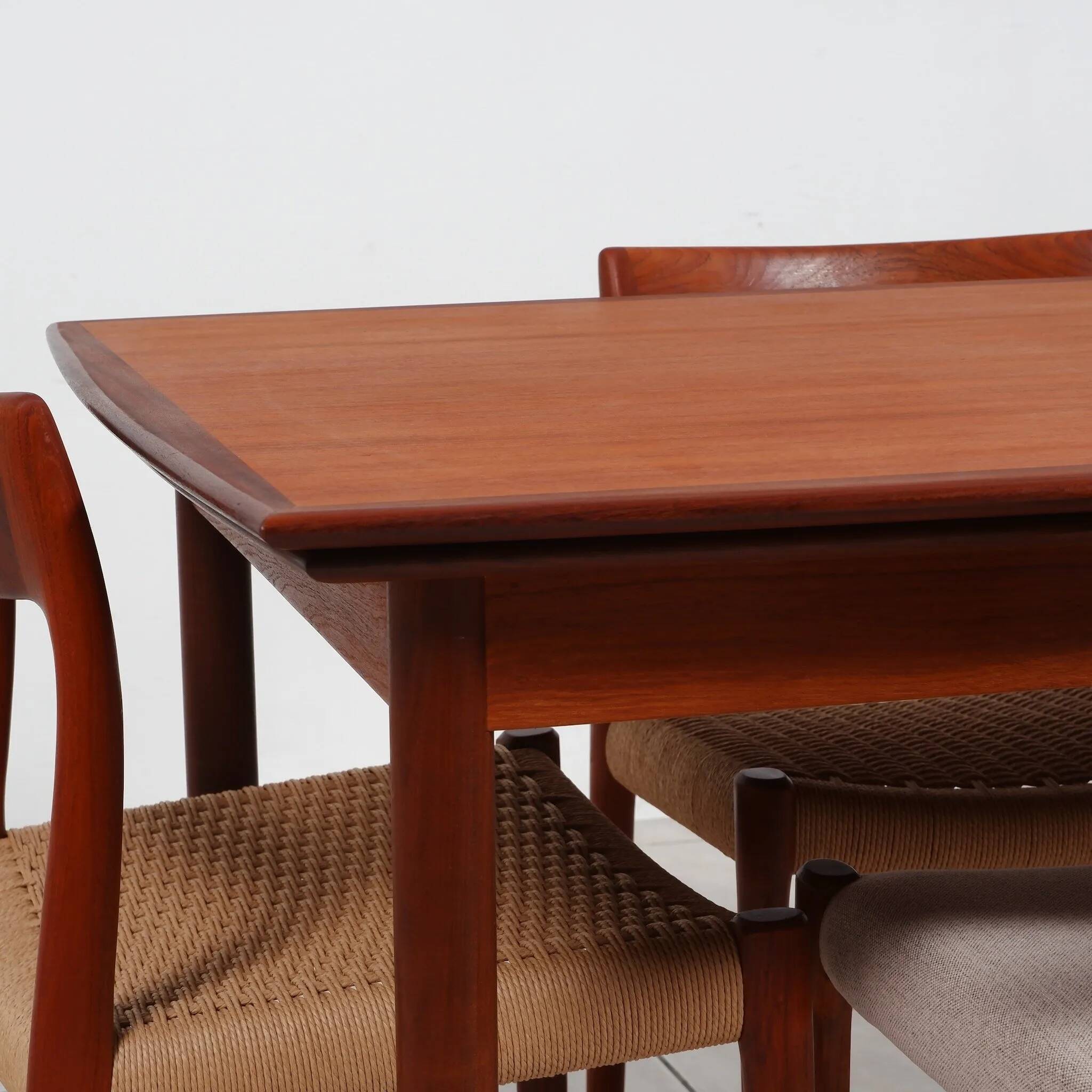 Table à manger extensible en teck par Wiesner & Hager, Autriche