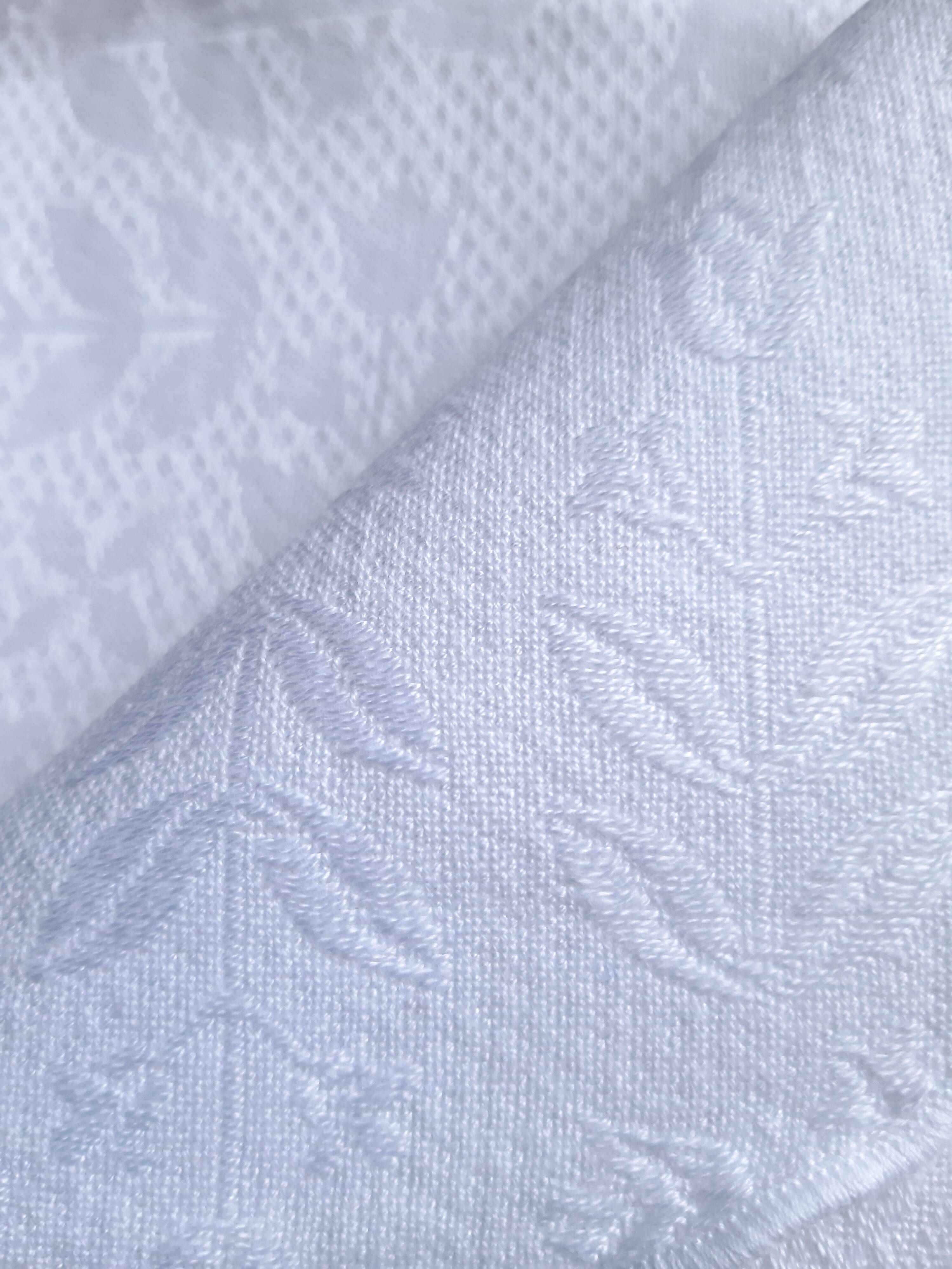 Tablecloth and 12 towels