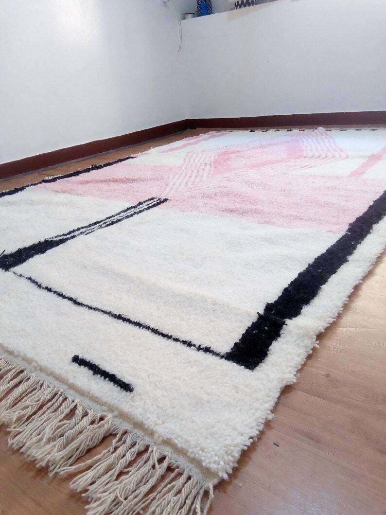 Handwoven Moroccan rug pink - colourful pattern - wool - 305 x 205 cm
