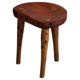Primitive tripod stool in solid pine, modern Swedish style, from the 1950s.