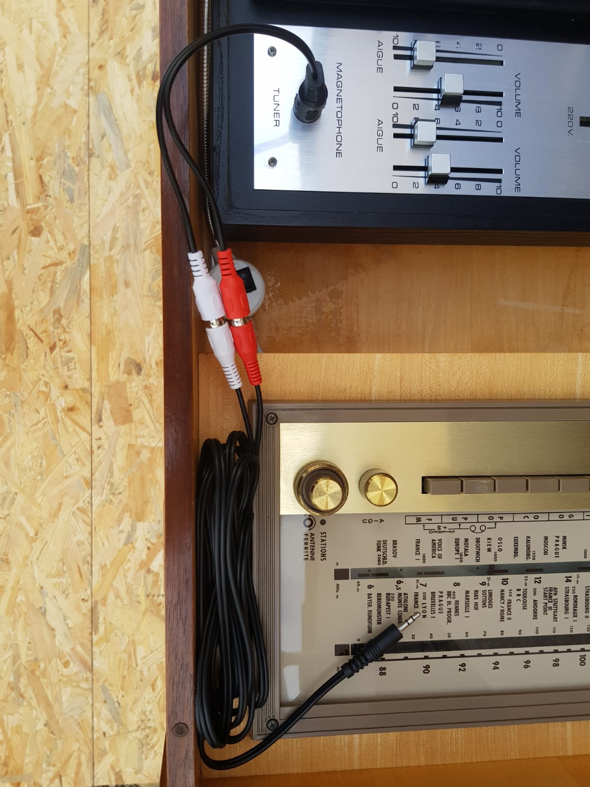 Meuble hifi tourne disque et radio Continental Edison