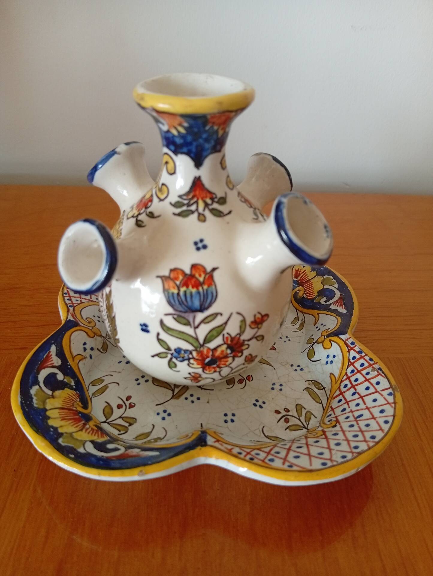 Rare tulipière / bouquetière en faïence de Vichy