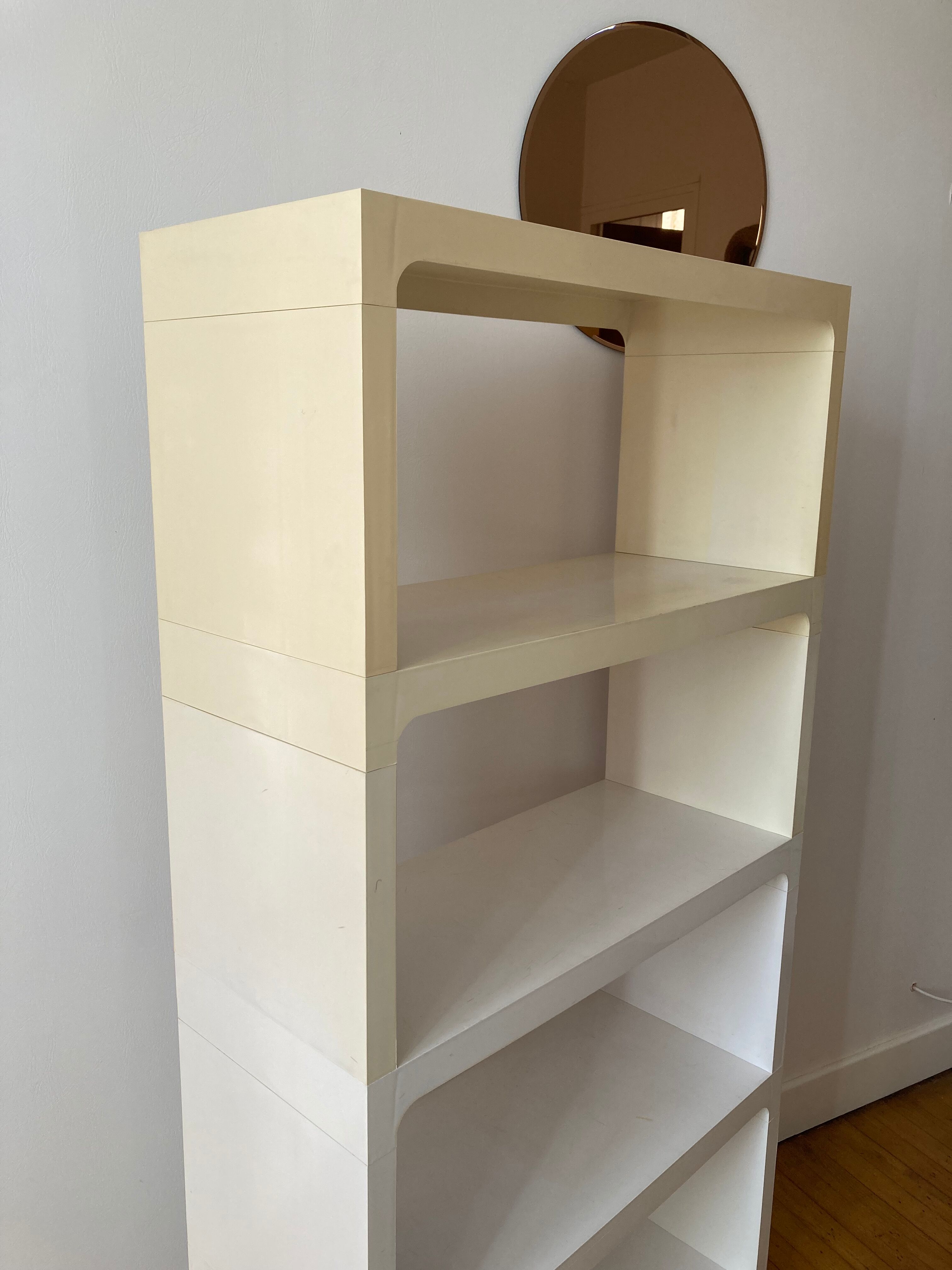 Prisunic shelves