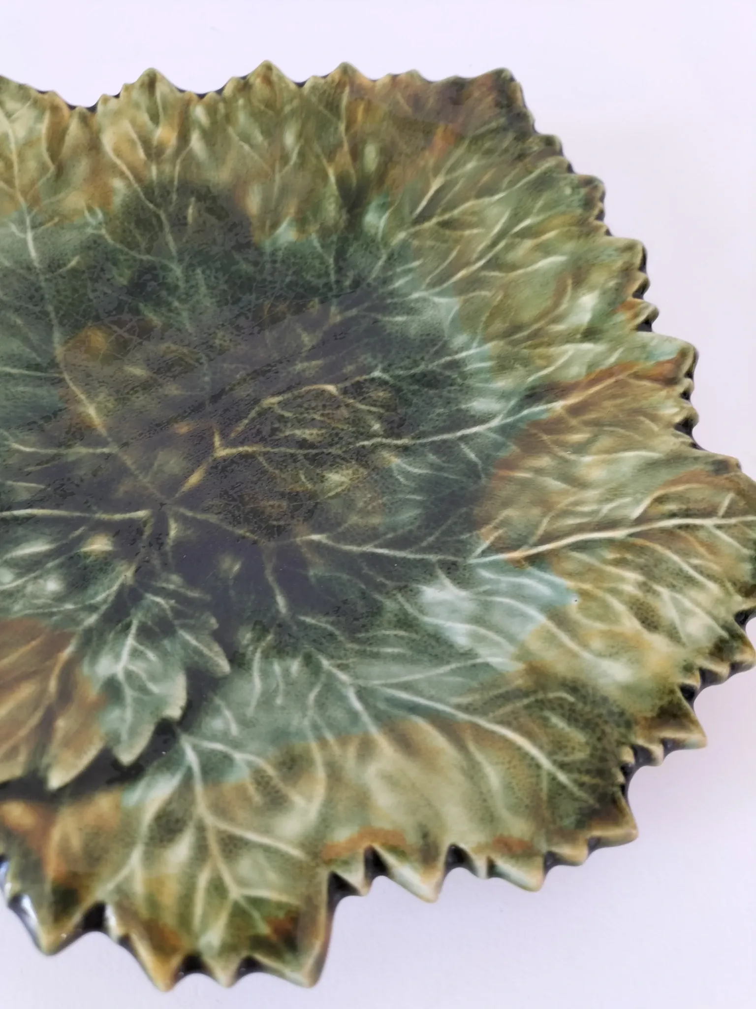 Clay leaf cutter – Art Pottery of the Sorgue