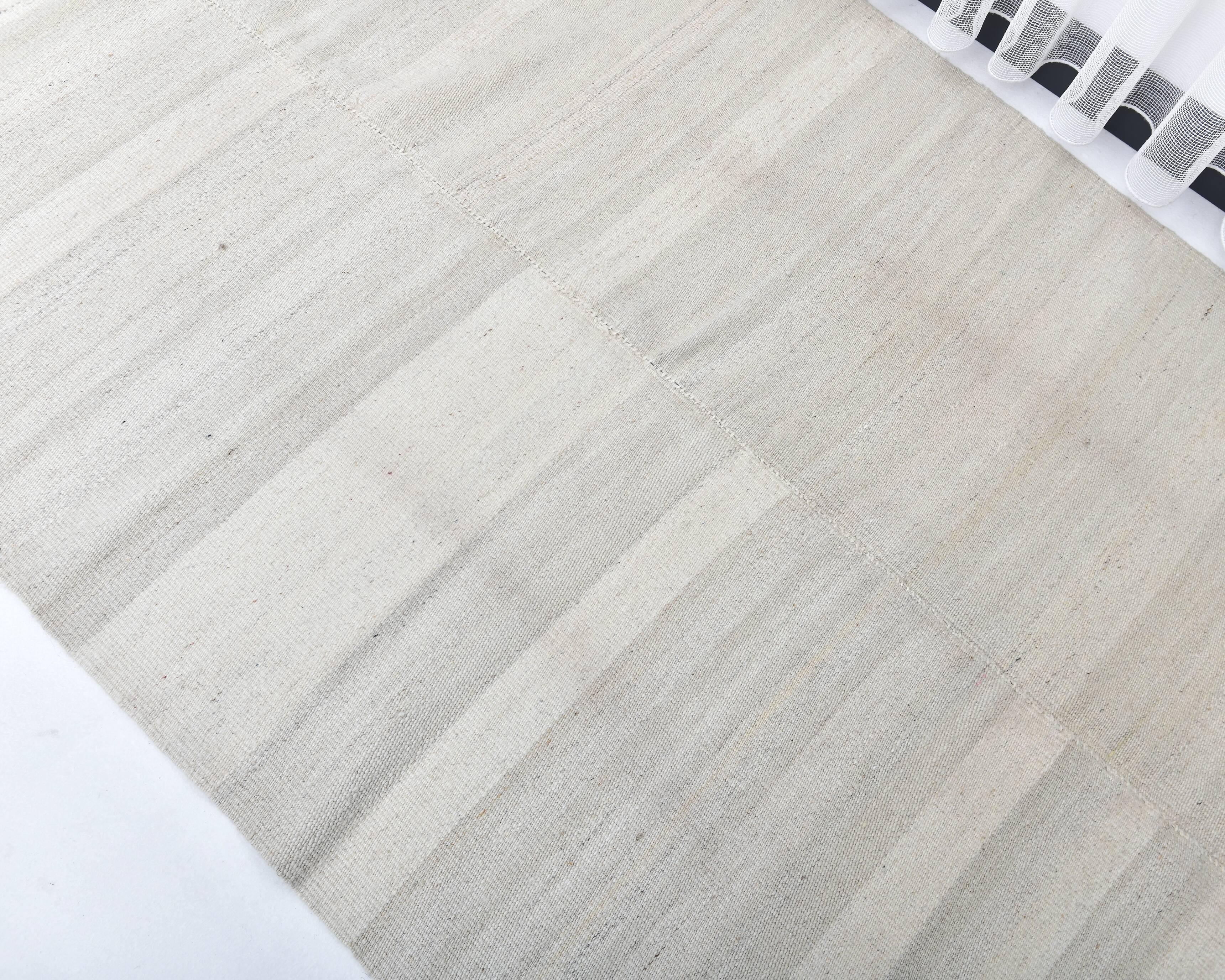 Tapis kilim en laine crème 205x132 cm, tapis kilim en laine blanche 4x7, tapis kilim uni.