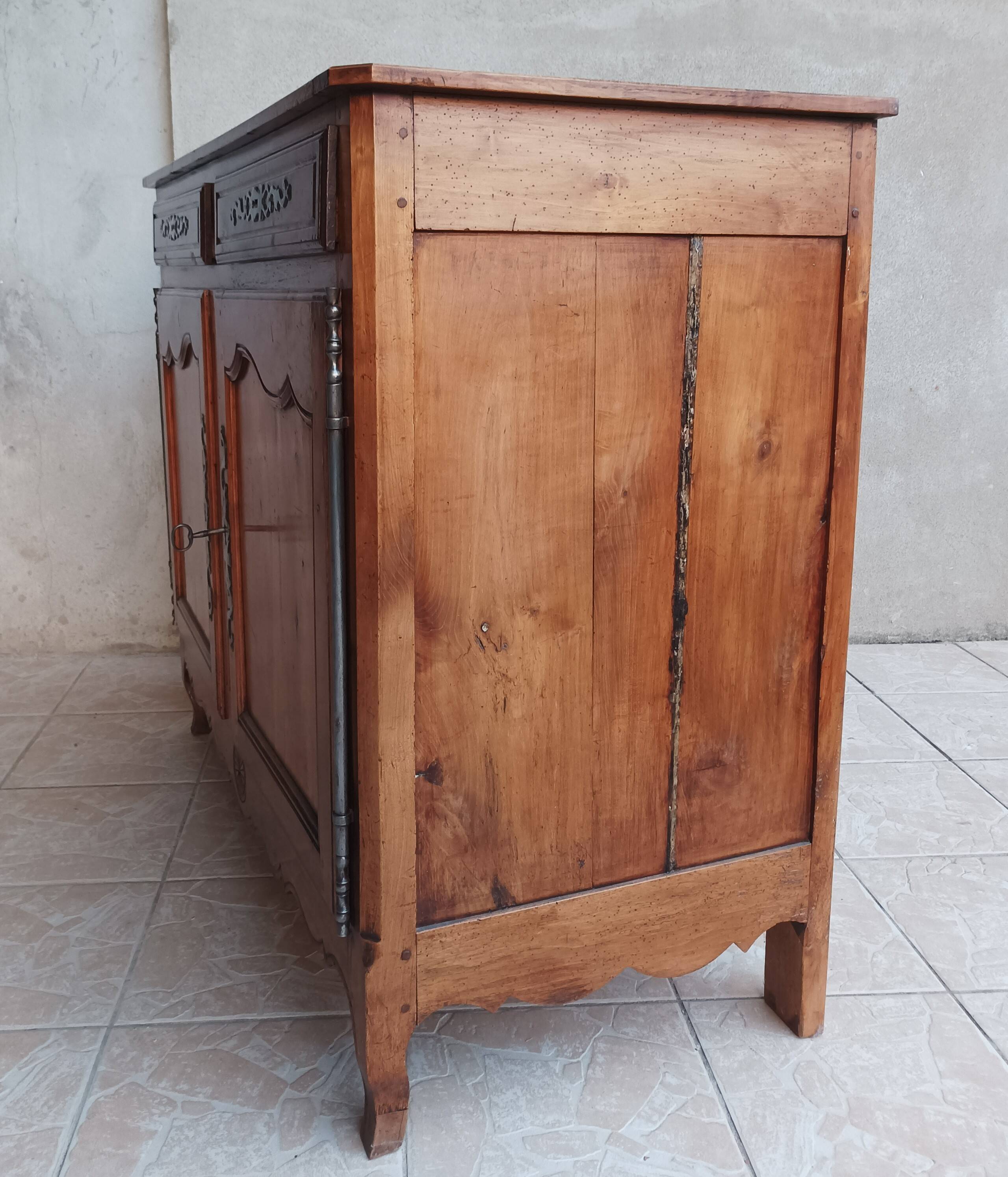 Buffet Louis XV en merisier