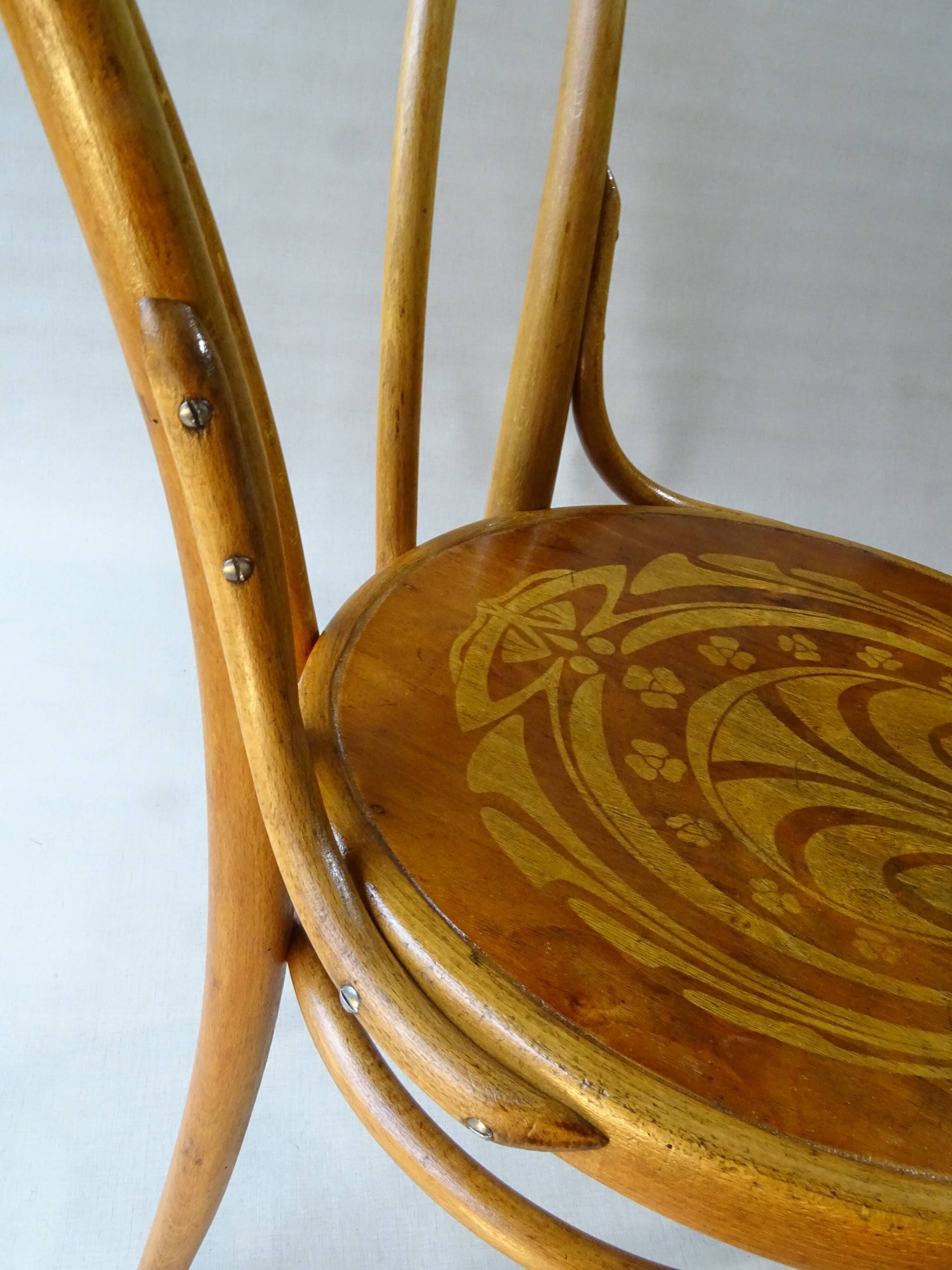 Vienna bistro chair N°18 wood-curved by KOHN, 1910 wooden seat,