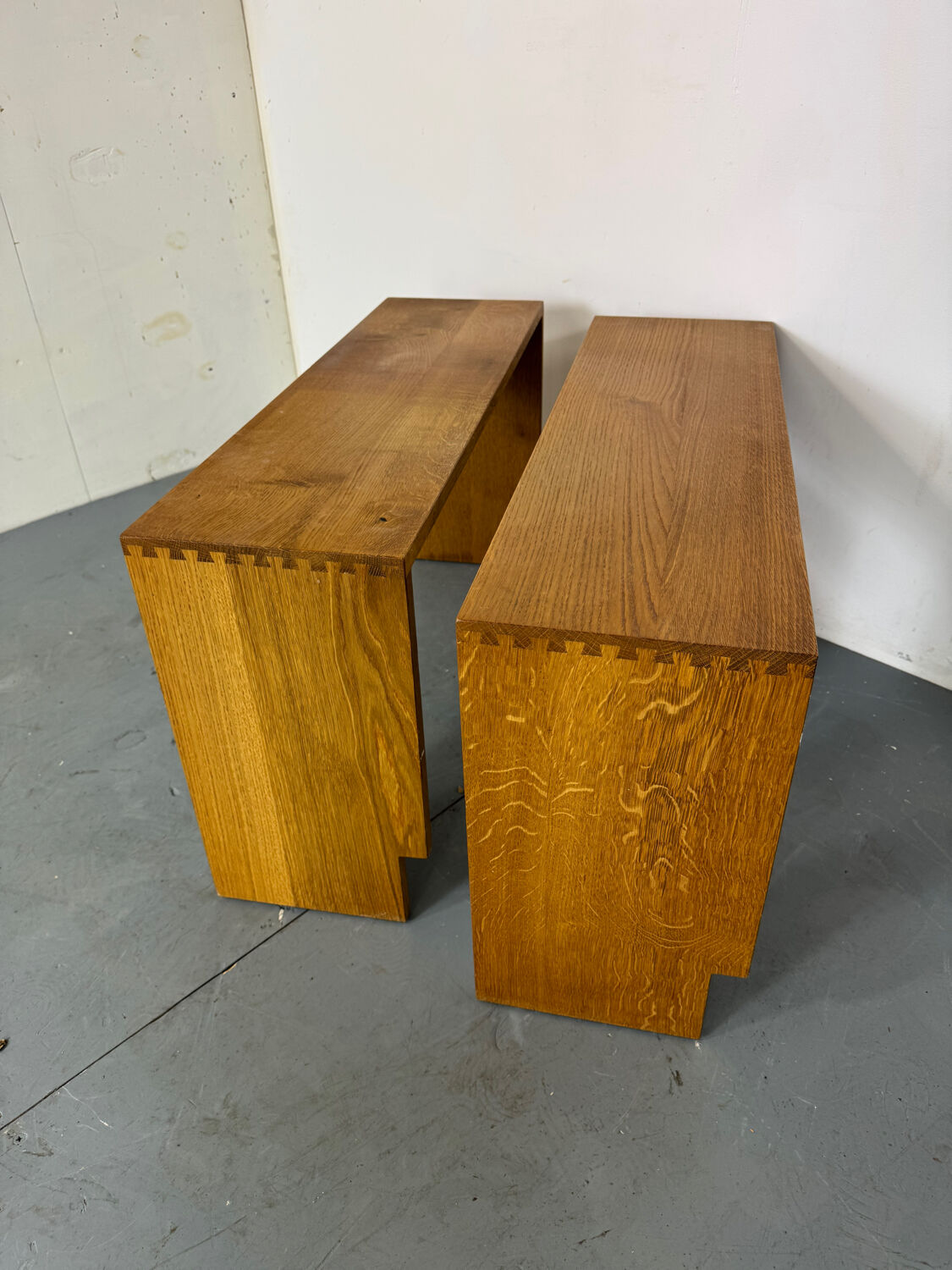 Magnifique banc d'entrée minimaliste en bois, de belle facture, années 1970