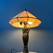 Lampe de table Tiffany Art déco en vitrail violet