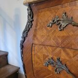 Commode galbés en marqueterie style Louis XV