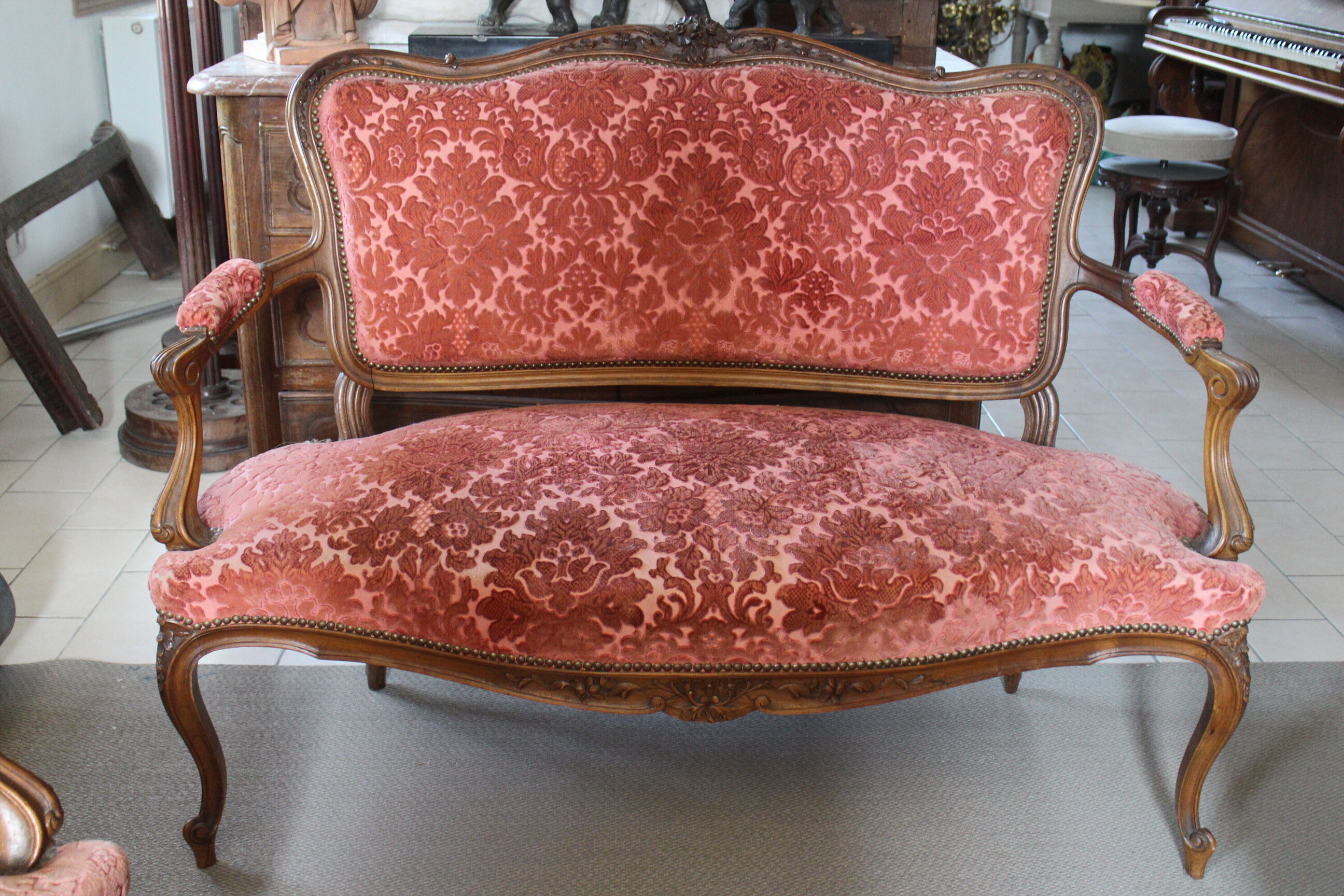 Louis XV style rocaille lounge, 4 armchairs and a bench seat