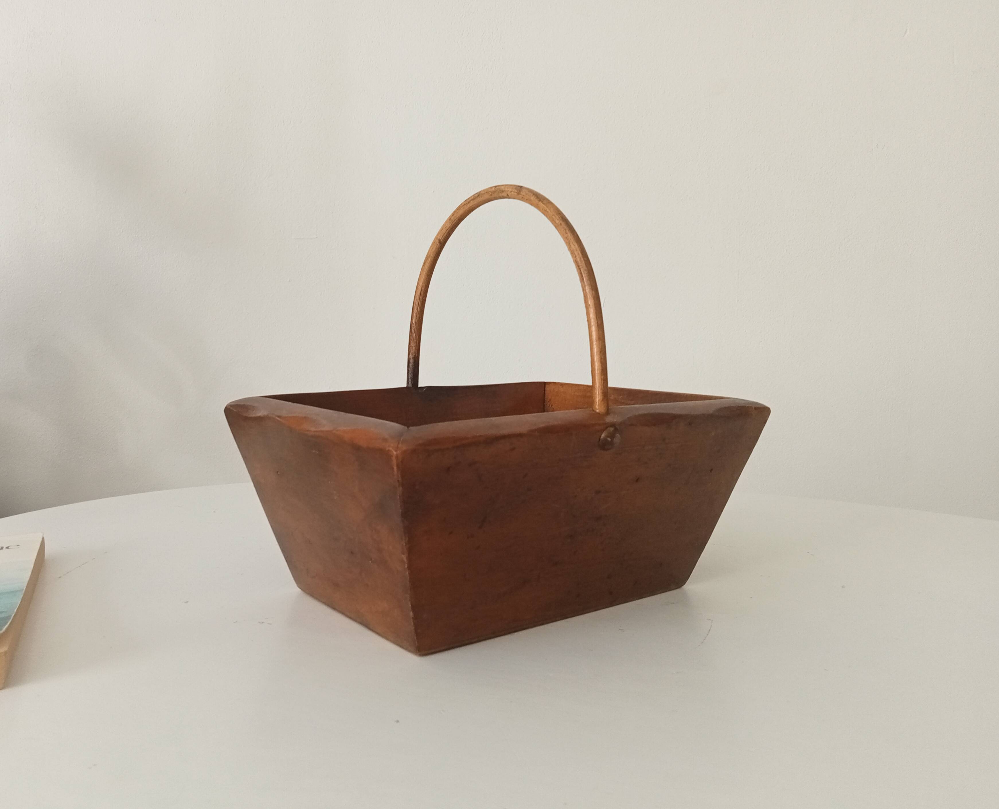 Panier vintage artisanal en bois