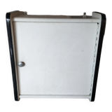 Wall cabinet