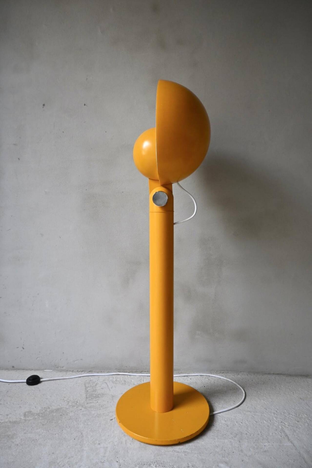 Lampadaire Cuffia par Francesco Buzzi pour Bieffeplast en jaune