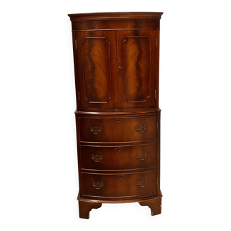 English style mahogany furniture from the 20th century.