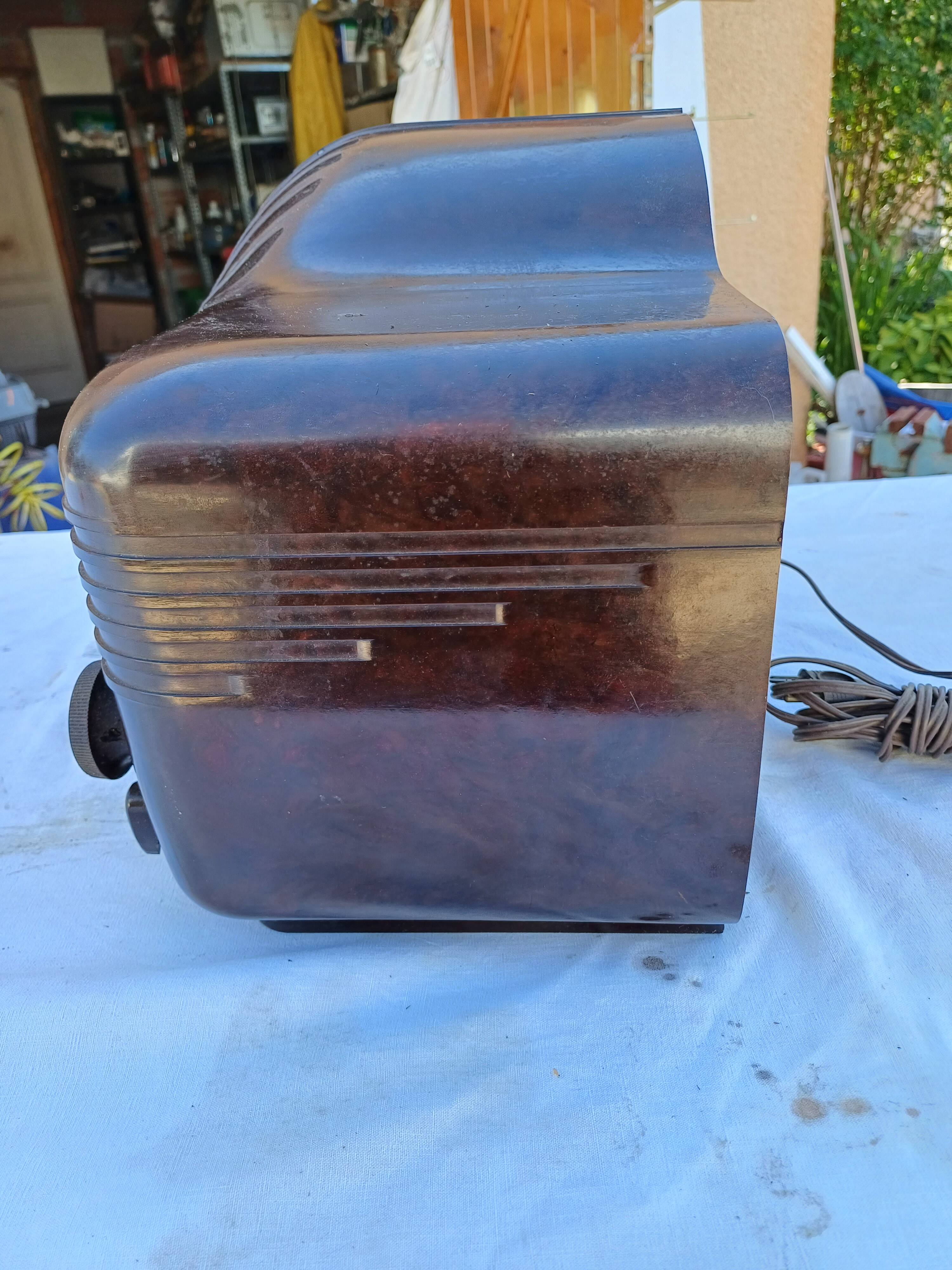 Radio Bakelite Sonora Excellence 302