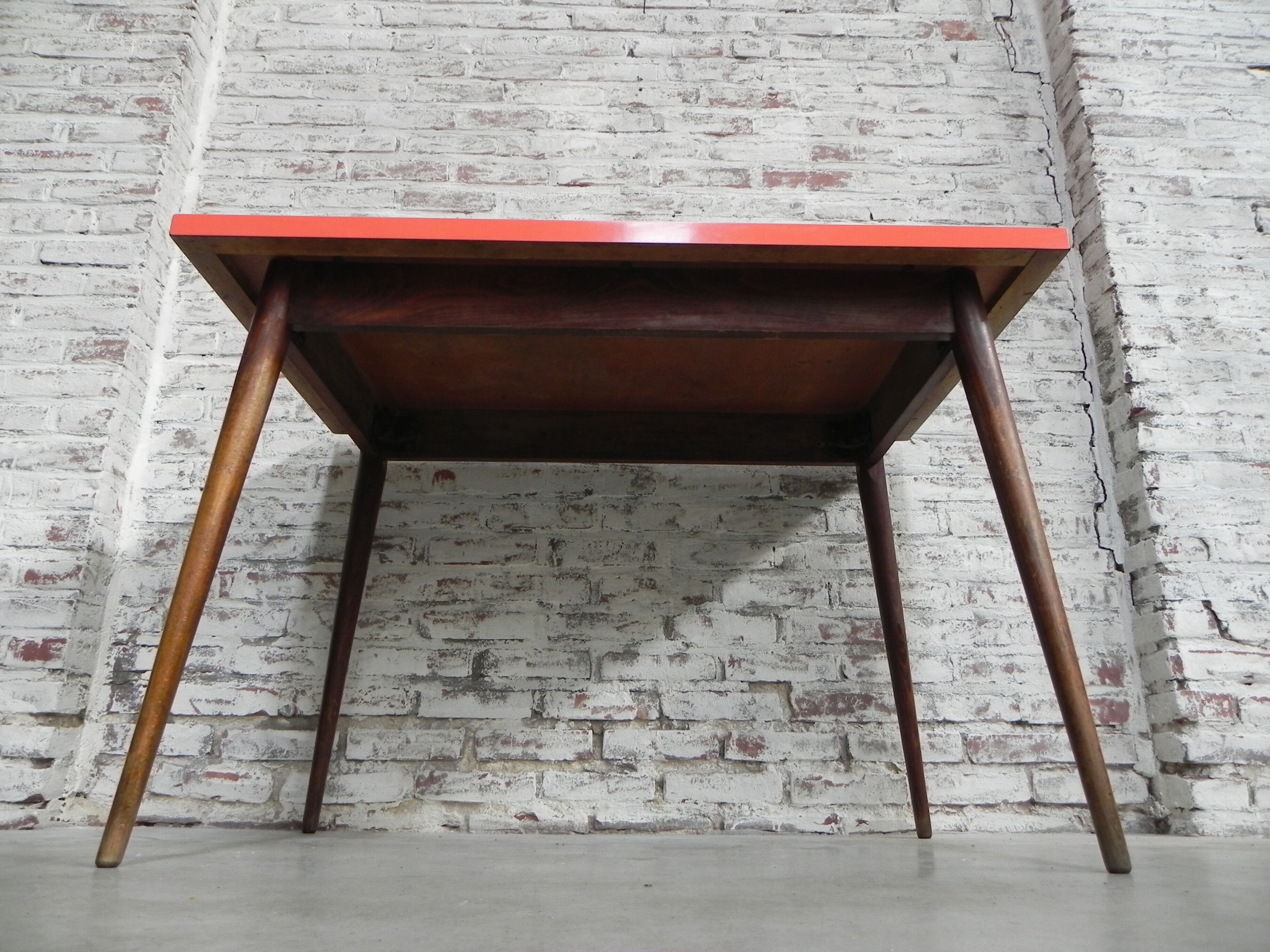 Vintage dining table, kitchen table with formica top﻿﻿﻿﻿﻿﻿