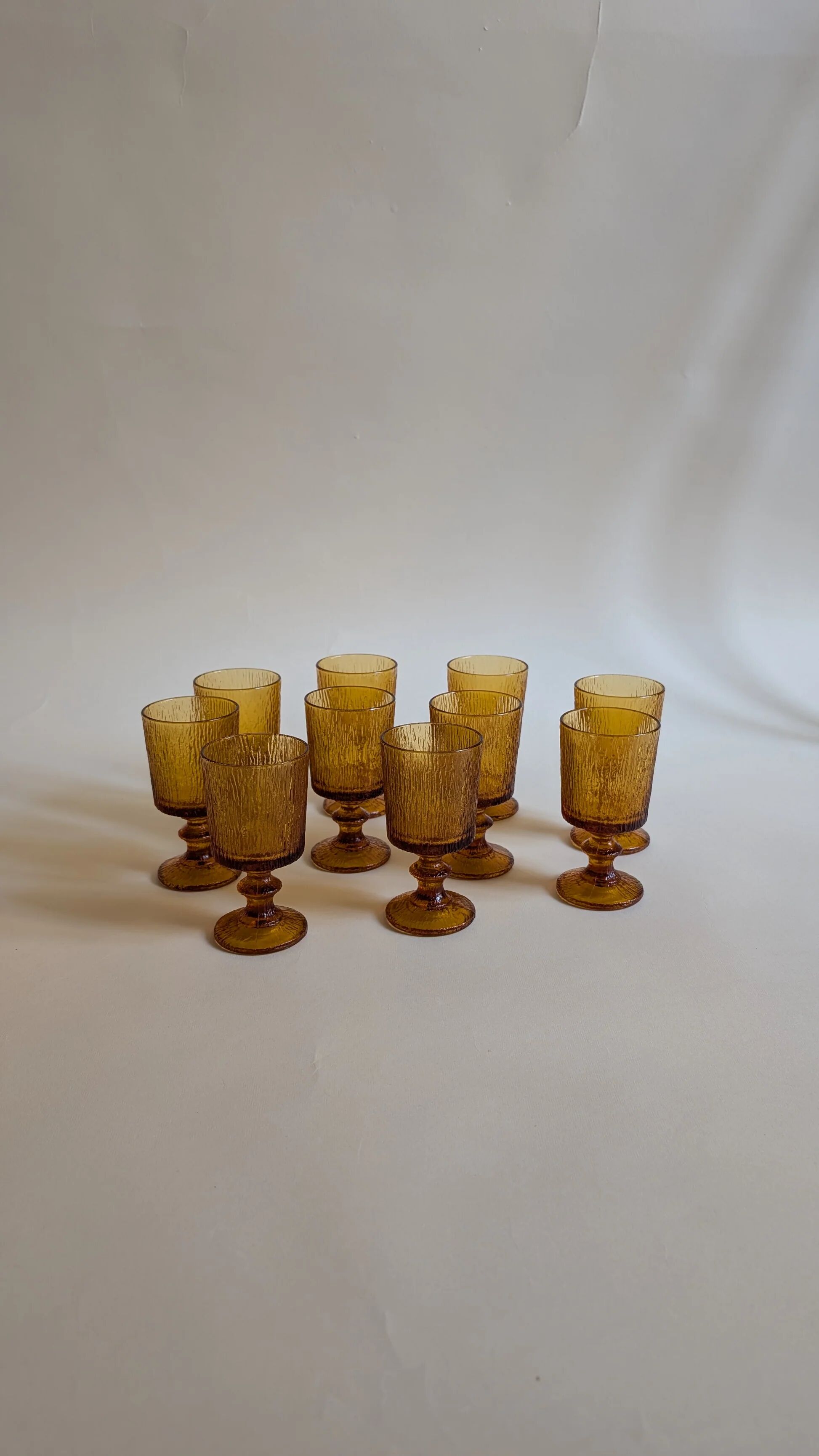 Set of 10 orange glasses