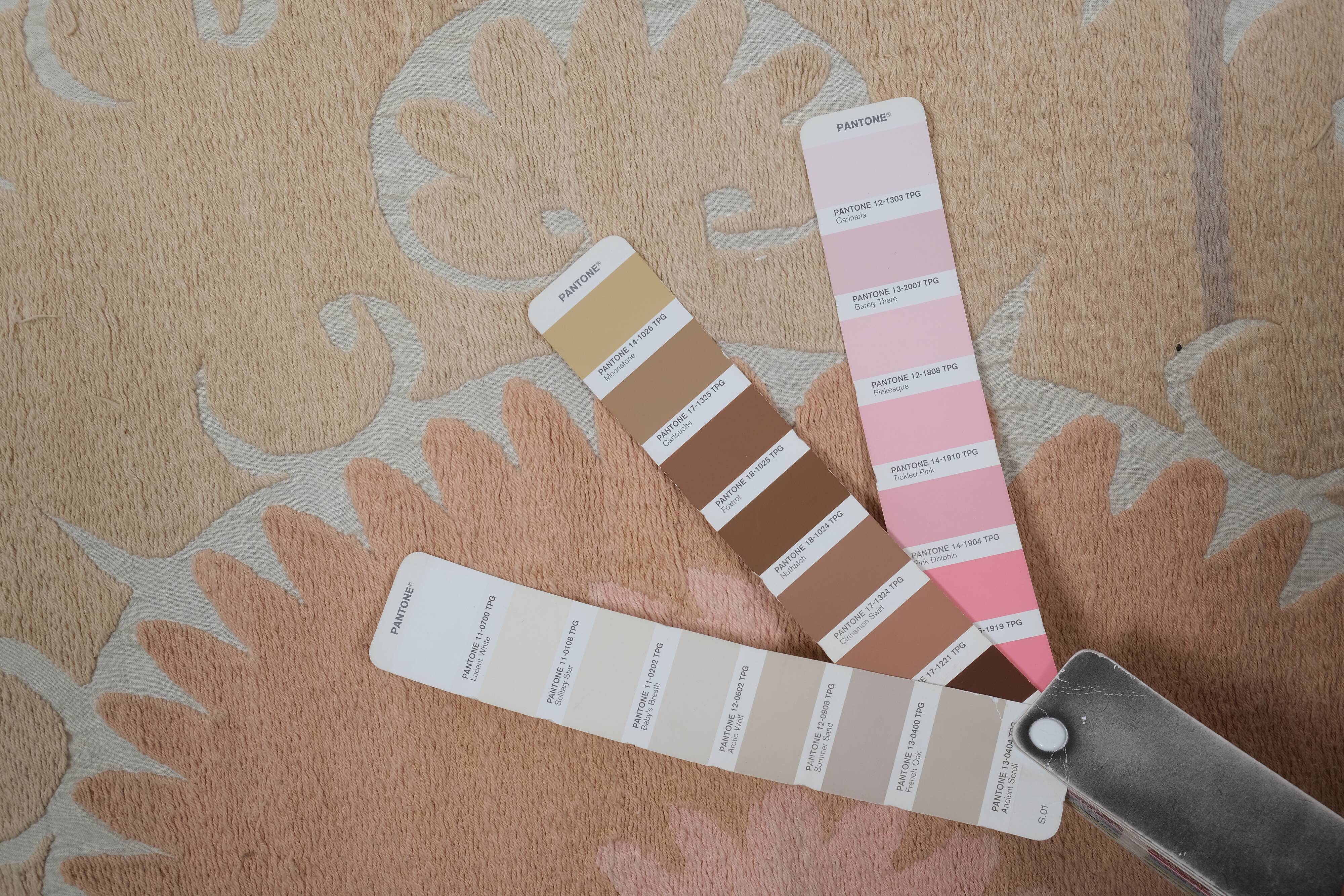 Suzani tapestry 135x137 cm