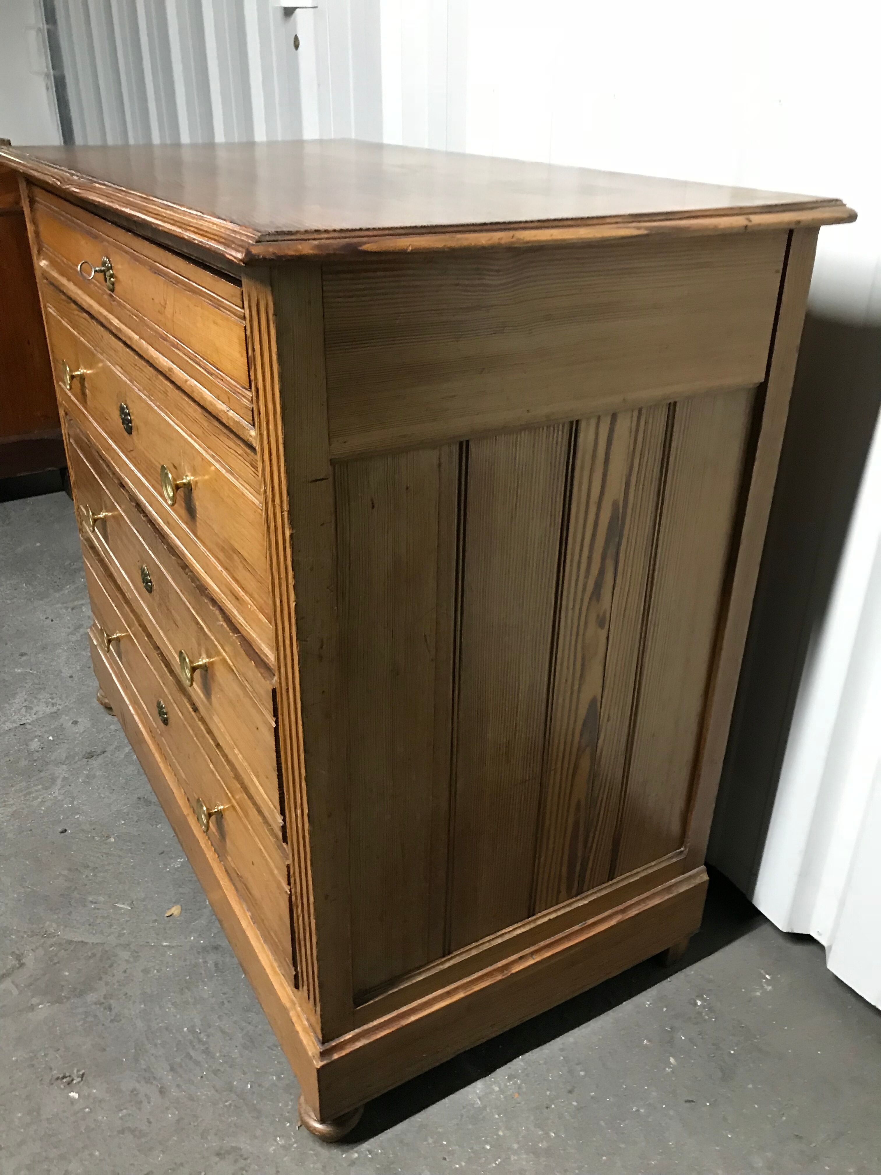Old pine Dresser
