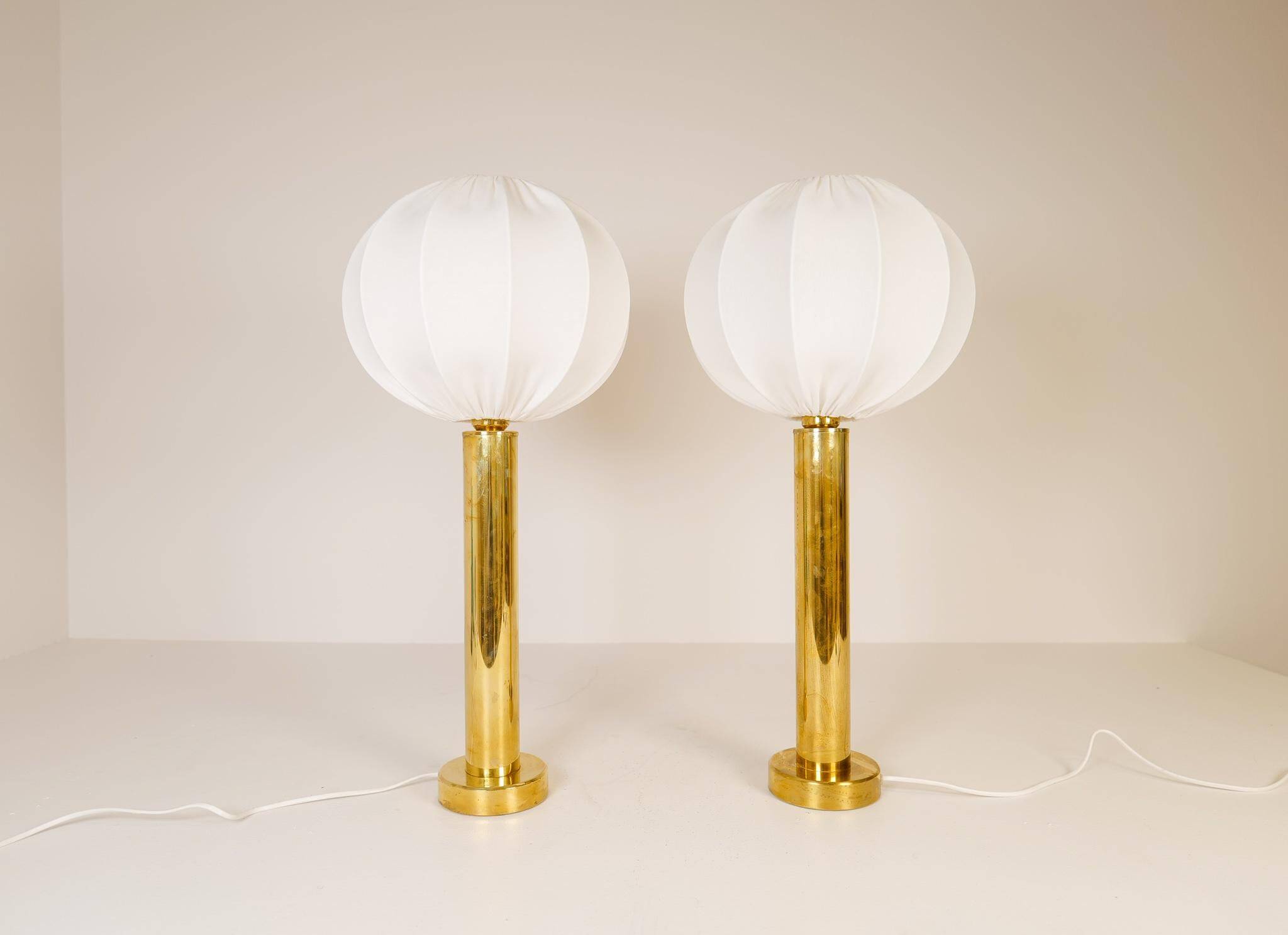Pair of mid-century brass table lamps by Kosta Elarmatur, Sweden, 1960s.