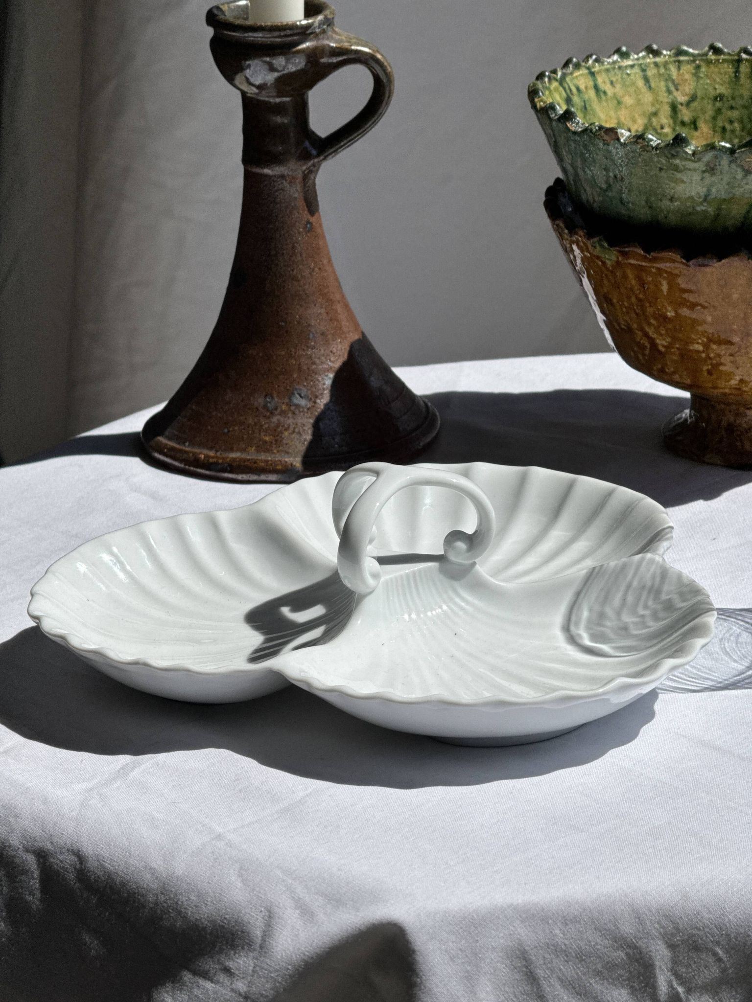 Vintage serving dish in white porcelain with shells MP Samie D26 H4