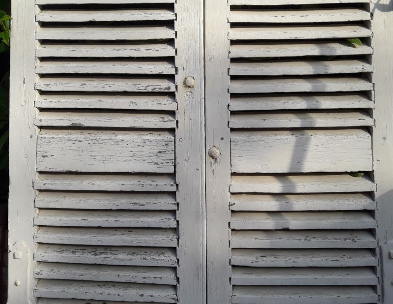 Pair of small shutters