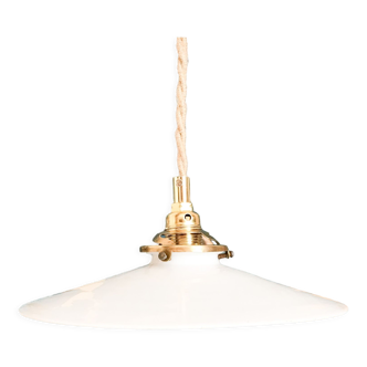 White opaline flat suspension