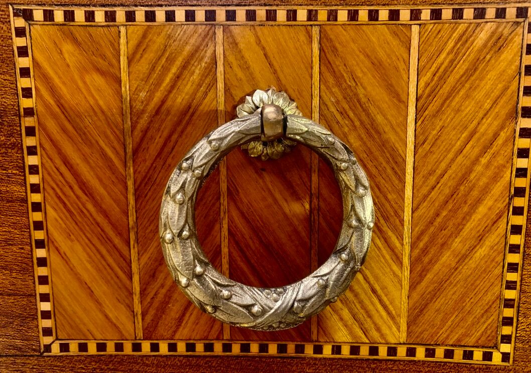 Chest of drawers with curved façade, transition style, in veneer of precious wood