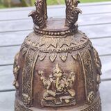 Cloche de temple antique/décor lord ganesh feng-shui. en bronze patiné brune