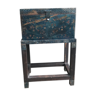 Metal-encrustation wood box