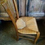 Low ash straw chair