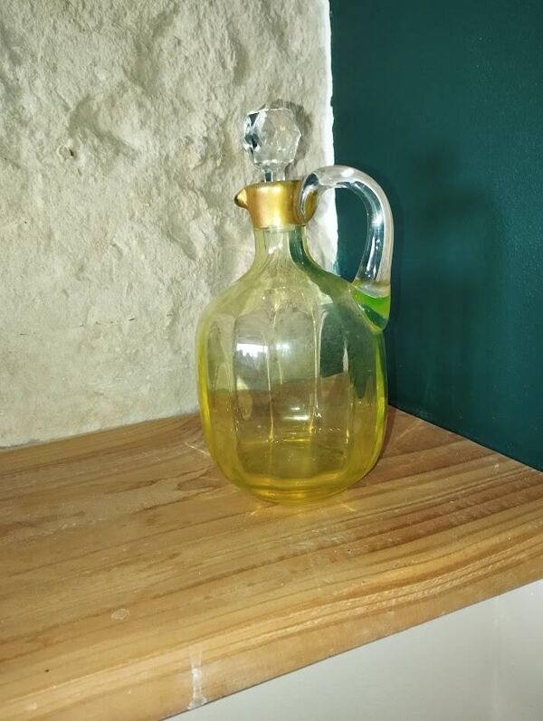 Carafe vintage en fluorine, signée années 30–40
