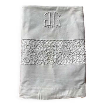 Drap 1 place brodé JC et dentelle crochetée