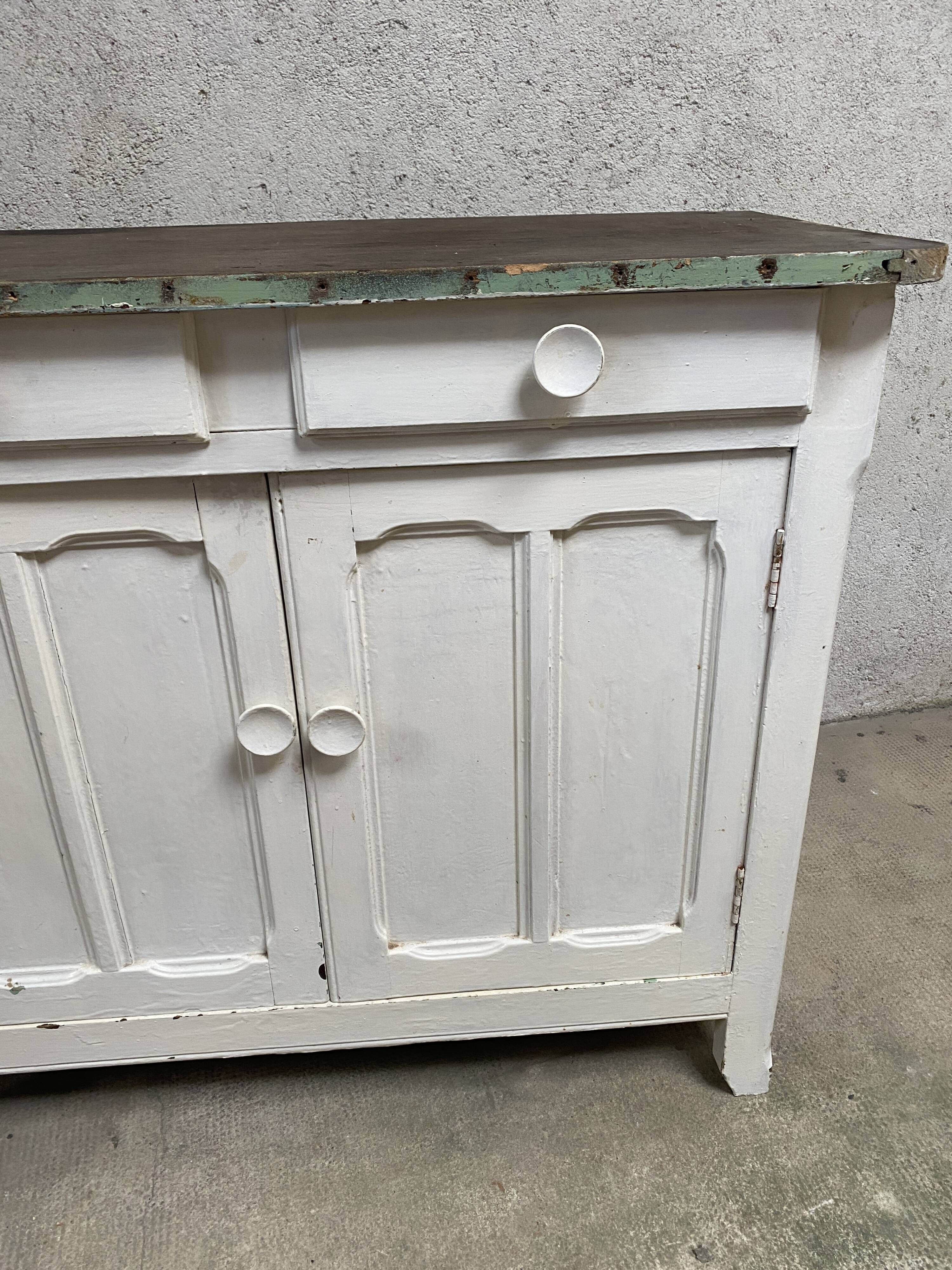 Parisian buffet to repaint