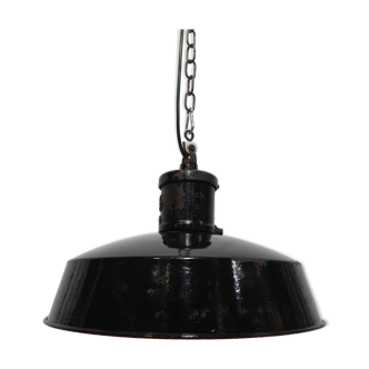 Industrial hanging lamp with enamelled shade