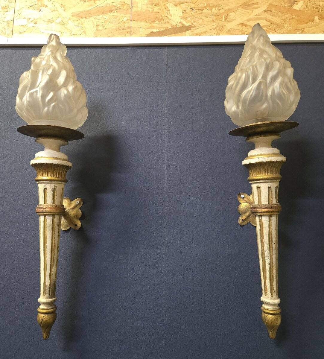 Pair of wall sconces in Louis XVI style – decorative torches