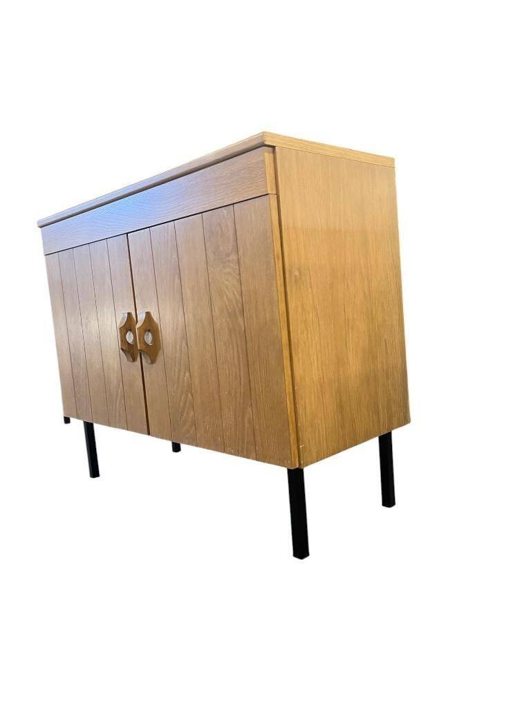 Vintage chest of drawers with steel legs