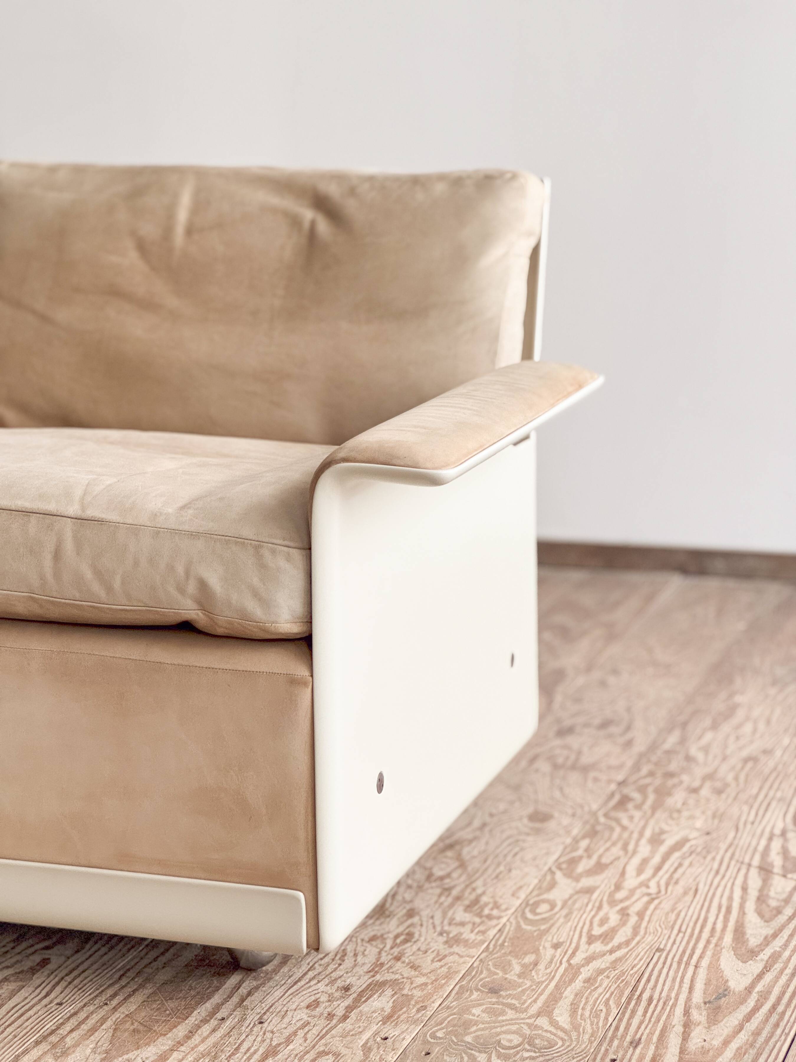 Fauteuil design 620 en cuir suédé beige par Dieter Rams, Vitsœ, Mid-Century