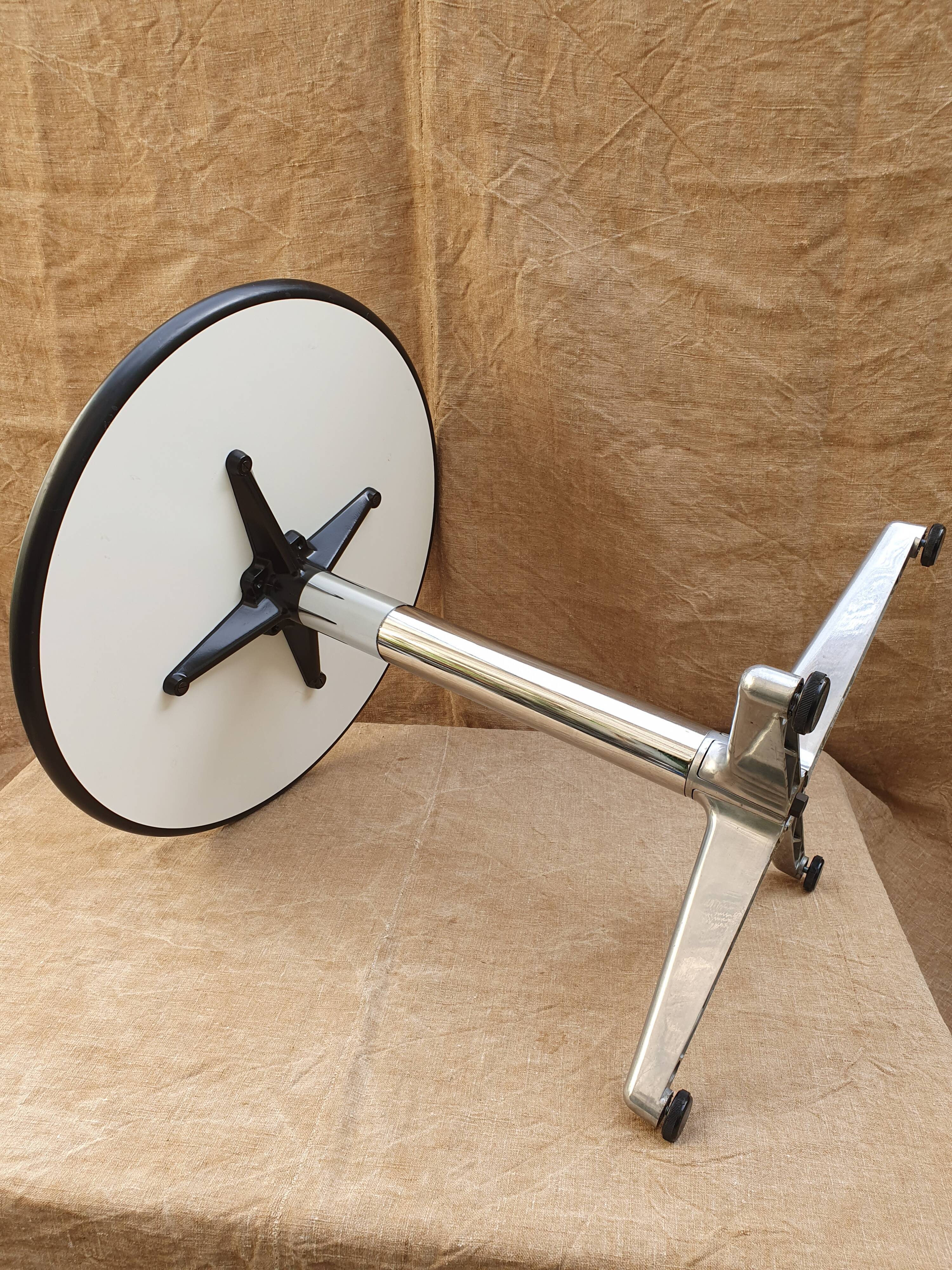 Round side table Castelli