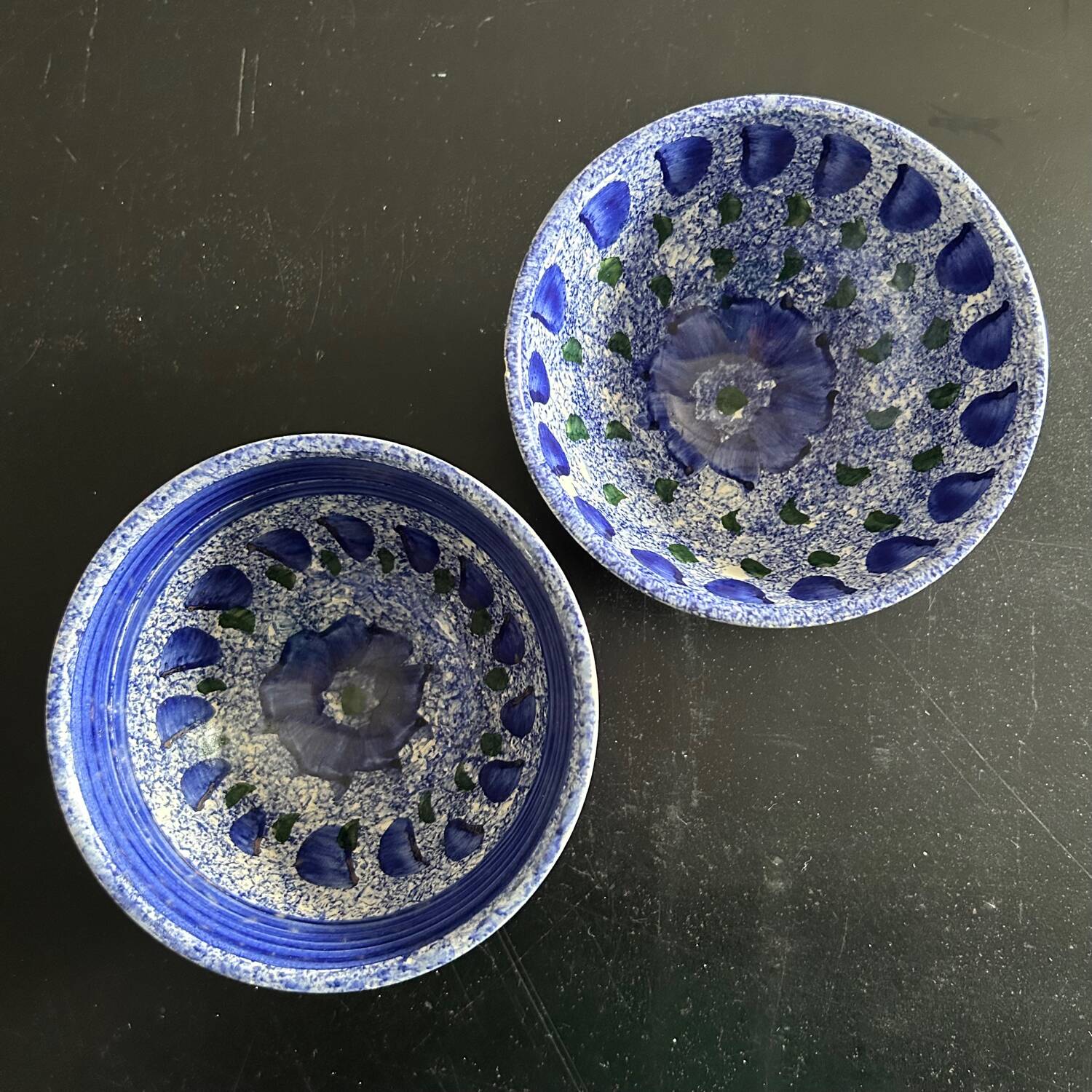 Pair of bowls signed Kerly Quimper