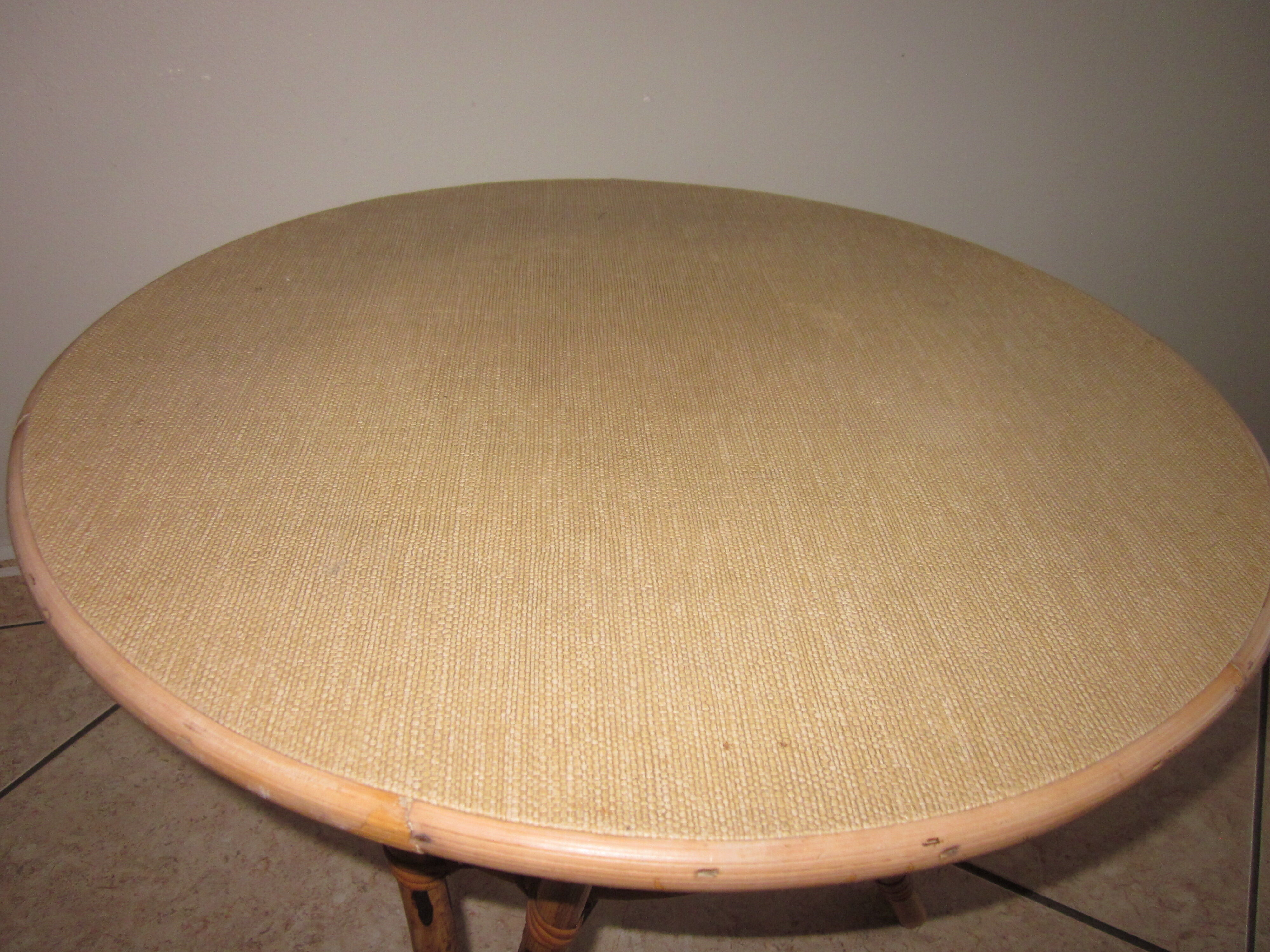 Table basse en rotin