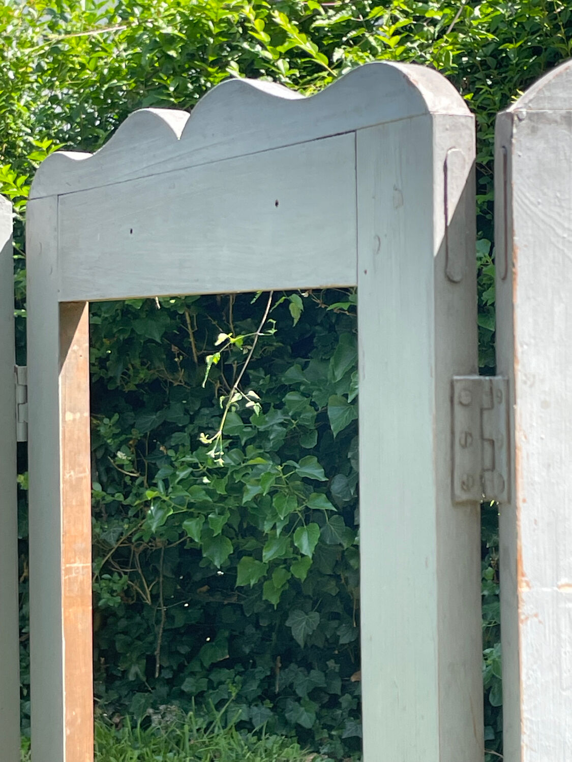 Grey wooden screen