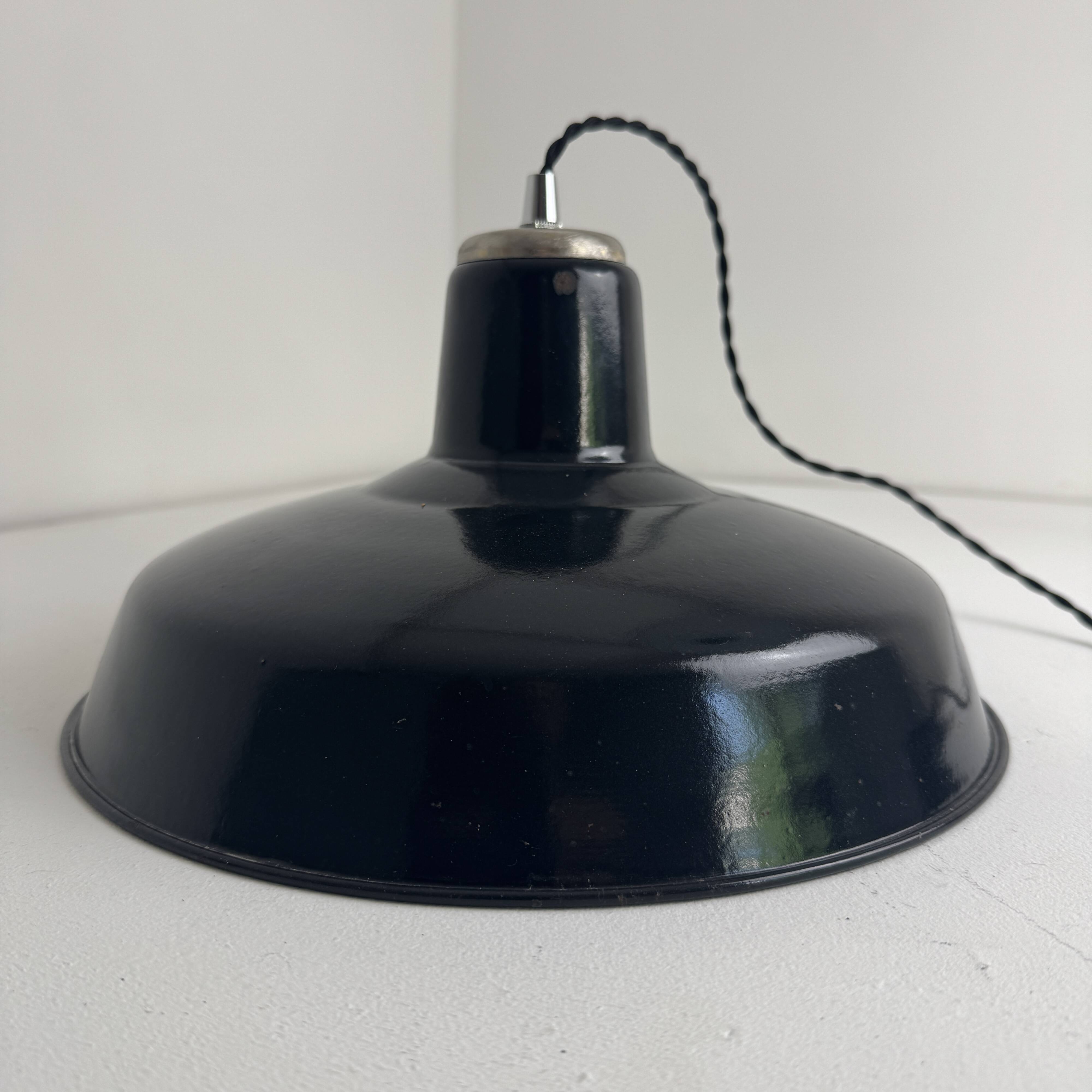Pair of enamelled industrial workshop suspensions