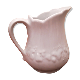 Pichet en porcelaine blanche