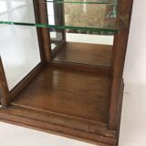 Showcase to be placed in oak